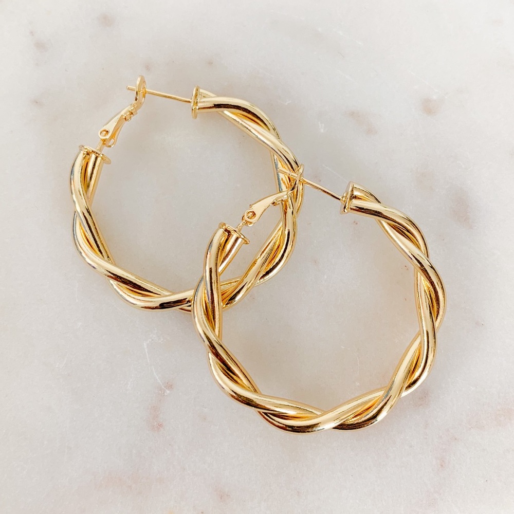 🎉HP🎉Twisted Rope Hoop Earring | 24k Gold Plated